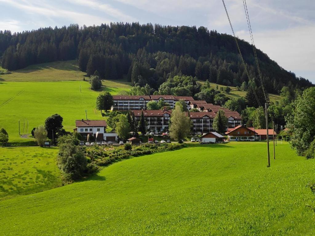 Ferienwohnung Allgaeuglueck Im Ferienpark Oberallgaeu Mit Hallenbad, Sauna, Wlan Міссен-Вільгамс Екстер'єр фото